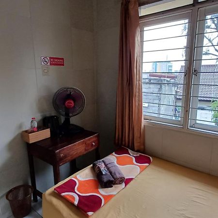 Kost Carmelia Syariah Baranangsiang Bogor Hotell Eksteriør bilde